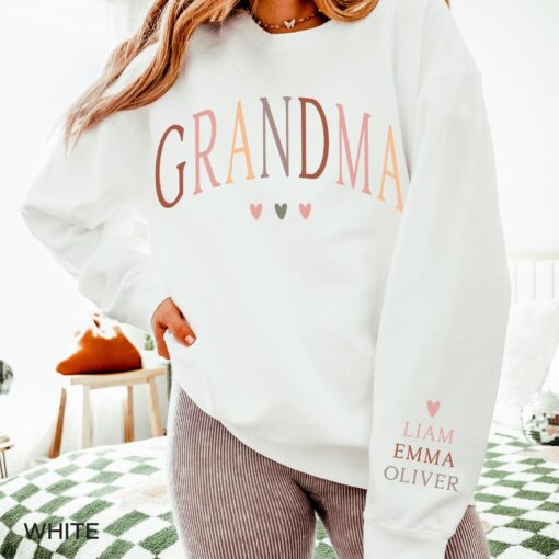 personalized grandma sweatshirt with grandkids names for mothers day gifts for nana mimi gigi best grandma shirt i9ms2