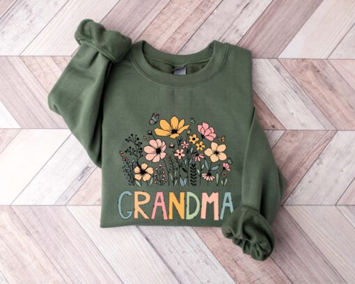 personalized grandma sweatshirt with grandkids names wildflowers crewneck for mothers day gift ippri scaled