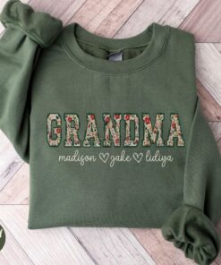 personalized grandma sweatshirt with kids names floral crewneck best grandma shirt for mothers day jv7li