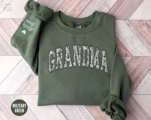 personalized grandma sweatshirt with kids names floral design custom crewneck for grandmother gifts ocpsu