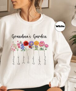 personalized grandmas garden sweatshirt with grandkids names custom birthflower hoodie cute nana apparel for moms birthday tgyyw