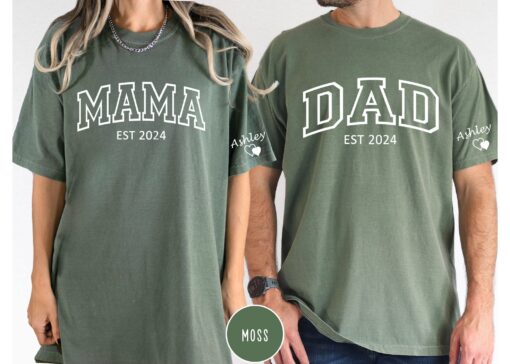 personalized mama and dad shirt with kid name on sleeve custom mom dad shirt for new parents and pregnancy announcement ckr11