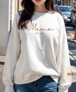 personalized mama sweatshirt with year new mom sweater pregnancy reveal gift unique mothers day gift from kids zsq64