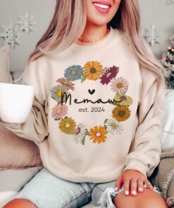 personalized memaw est 2024 sweatshirt custom grandma crewneck shirt for new grandmas christmas gift csc93