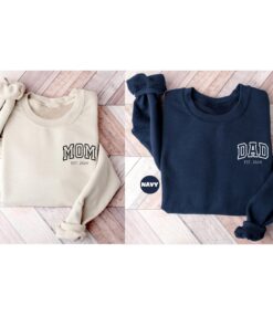 personalized mom and dad sweatshirt matching parents hoodie pregnancy announcement outfit unique new mama gifts ueab0