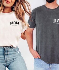 personalized mom dad t shirt custom comfort colors matching parents shirt pregnancy announcement outfit wdwwm