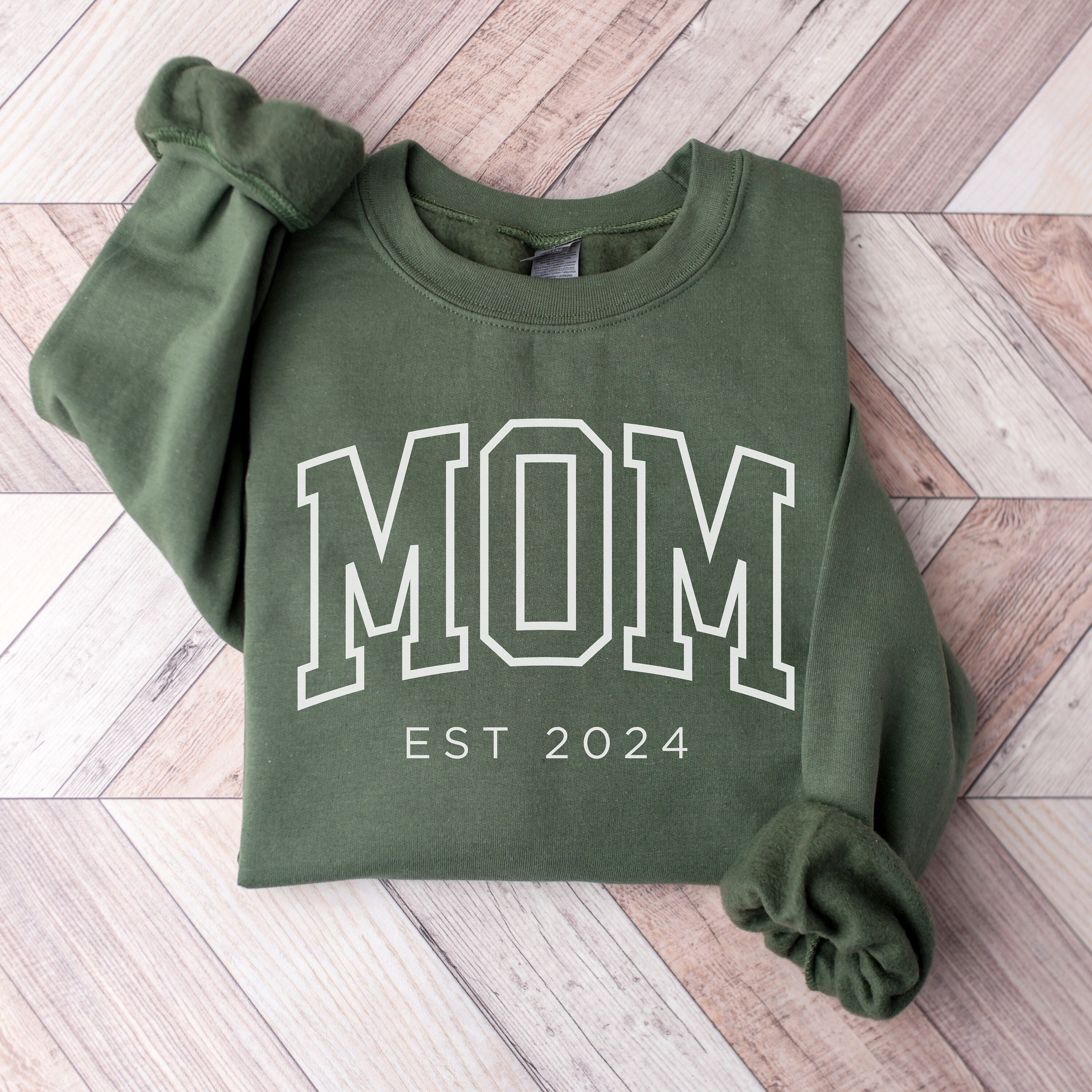 personalized mom established sweatshirt custom crewneck for new moms pregnancy announcement mothers day gift 2025 xafbt scaled