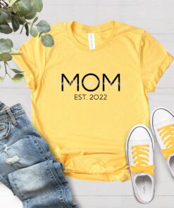 personalized mom shirt custom est shirt for mothers day birthday gifts cute mom tee best mom ever t shirt onnuh