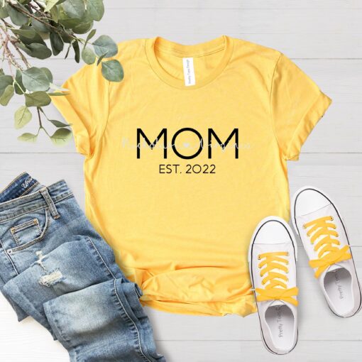 personalized mom shirt custom est shirt for mothers day birthday gifts cute mom tee best mom ever t shirt onnuh