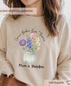 personalized moms garden shirt with birth flowers and kids names for mothers day custom sweatshirt hoodie for moms tqtm4