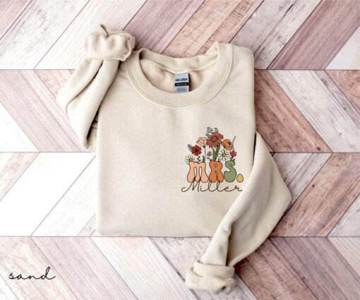 personalized mrs sweatshirt for bride custom bridal shower wedding gift honeymoon pajamas bride crewneck sweater
