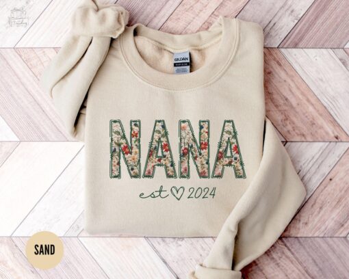 personalized nana sweatshirt est floral design crewneck for grandmother mothers day gift cute grandma outfit dpf4q