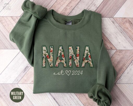 personalized nana sweatshirt est floral design crewneck for grandmother mothers day gift cute grandma outfit we0a2