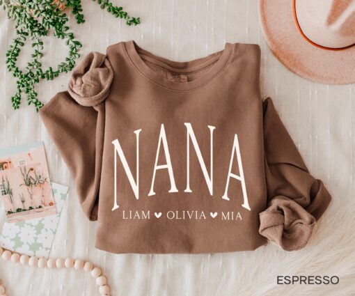 personalized nana sweatshirt with grandkids names custom mothers day shirt for grandma mimi gigi unique gift diyjv