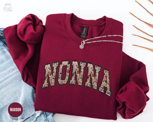 personalized nonna sweatshirt floral crewneck italian grandma shirt unique mothers day gift for grandmother b7moq