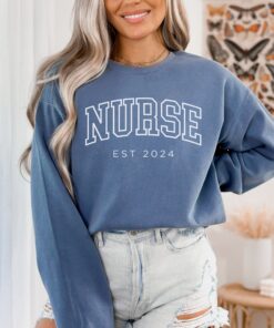 personalized nurse sweatshirt custom crewneck for nurses comfortable pullover great gift for nurse graduates qezuz