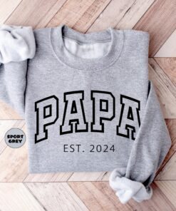 personalized papa sweatshirt with est year custom dad hoodie pregnancy announcement new dad shirt matching gift cszww