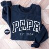 Personalized Papa Sweatshirt with Est Year Custom Dad Hoodie Pregnancy Announcement New Dad Shirt Matching Gift