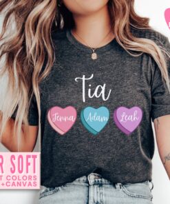 personalized pink tia shirt for valentines day with heart candy and kids names trendy aunt sweatshirt in spanish fqrws