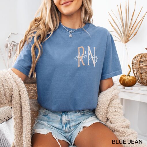 personalized registered nurse shirt custom rn t shirt for nurse graduation gift and workwear for nurses ty5j0