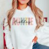 Personalized Retro Auntie Sweatshirt Custom Gift for New Auntie Groovy Aunt Shirt Ideal for Aunt Birthday Celebrations