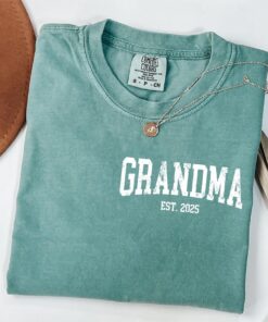 personalized retro grandma est year shirt for new nana great grandma grammy gigi funny gift for grandmothers 3lrah