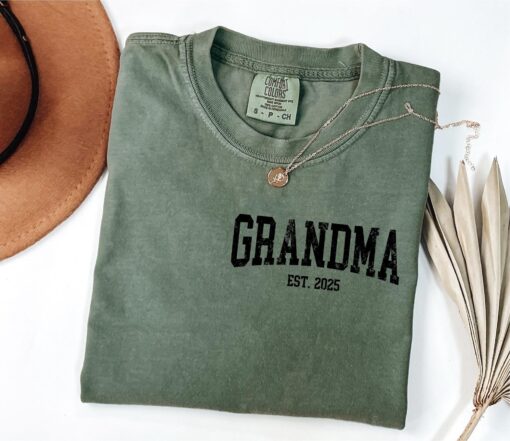 personalized retro grandma est year shirt for new nana great grandma grammy gigi funny gift for grandmothers oemgr