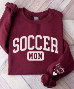 personalized soccer mom sweatshirt with names on sleeve custom soccer mom crewneck best mom gift for soccer moms 3wwsd