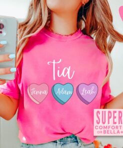 personalized valentines day tia shirt with heart candy kids names in spanish cute pink sweatshirt for aunt and niece nephew tzyrv scaled