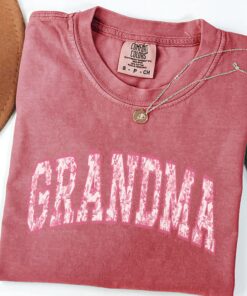 pink floral grandma t shirt for mothers day unique granny shirt coquette grammy tee personalized gifts for grandmothers i0u2f