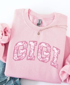 pink toile gigi sweatshirt for grandma floral crewneck best grandma gift mothers day shirt gigi sweater outfit ihxaz