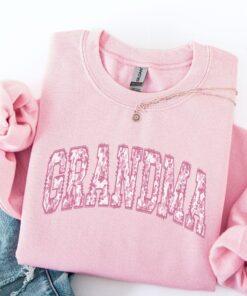 pink toile grandma sweatshirt floral granny crewneck custom grammy shirt perfect for mothers day gifts for grandmothers ikfuo