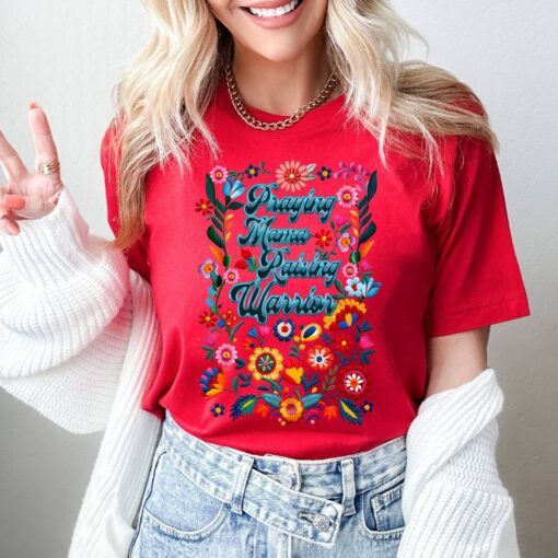 praying mama raising warriors shirt christian mom life retro floral tee best mom ever gift for mothers day rhfjf