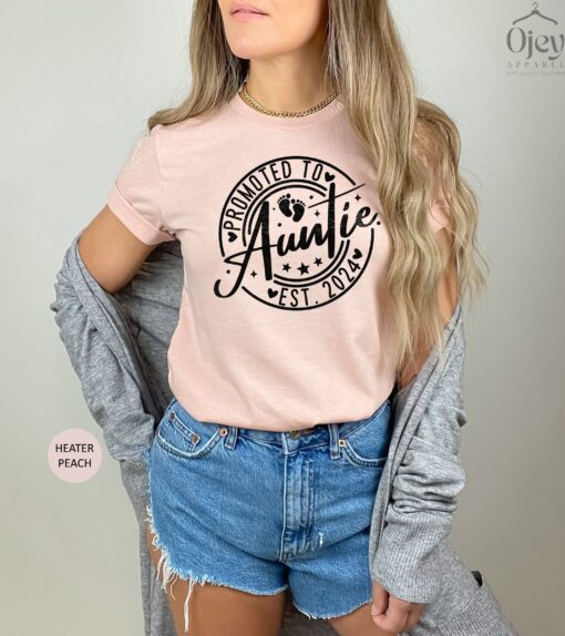 promoted to auntie est 2024 shirt pregnancy reveal t shirt new aunt shirt gift for aunt to be womens clothing uslfz