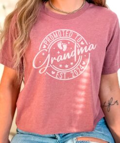 promoted to grandma est 2024 shirt gigi pregnancy announcement shirt baby reveal gift for new grandmothers xzziz