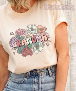 promoted to grandma shirt for new grandmother pregnancy reveal wild roses baby announcement gift qgpjn