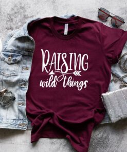 raising wild things mom life shirt cute t shirt for mothers day gift new mom birthday gift best mom ever shirt hjiej