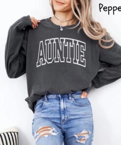 retro auntie long sleeve shirt for new aunts pregnancy reveal unique gift for aunt to be cute aunt shirt mfeum