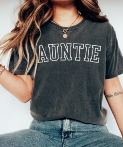 retro auntie shirt for new aunts pregnancy announcement varsity style unique aunt gift idea coyhc