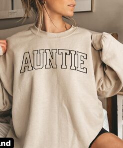 retro auntie sweatshirt for pregnancy reveal trendy aunt gift christmas varsity crewneck unique auntie apparel viw3m