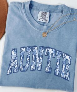 retro auntie t shirt for new aunts comfort colors cute mothers day shirt unique gift for sisters and aunts fzd91