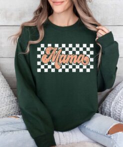 retro checkered mama sweatshirt cute mom life shirt for mothers day unique gift for moms and motherhood enthusiasts zk3g8