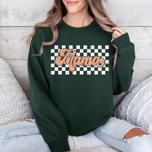 retro checkered mama sweatshirt cute mom life shirt for mothers day unique gift for moms and motherhood enthusiasts zk3g8