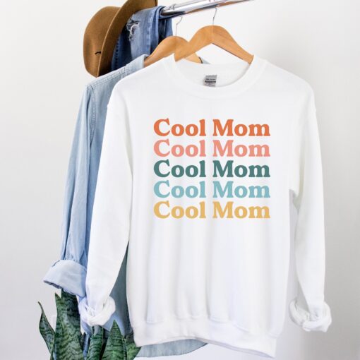 retro cool mom sweatshirt for new moms and mama pregnancy announcements cute mama shirt ideal for mothers day gifts fsnqh