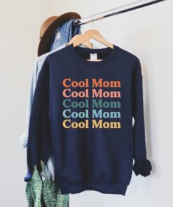 retro cool mom sweatshirt for new moms and mama pregnancy announcements cute mama shirt ideal for mothers day gifts ue4p6