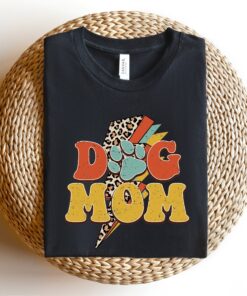 retro dog mom shirt for dog owners funny t shirt mothers day gift for dog mama cute pet lover apparel iu4d4