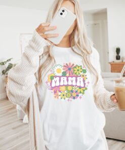 retro floral mama shirt cute mom t shirt groovy flower design trendy mom life top for new moms and pregnancy announcements wieem