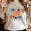 Retro Floral Mama Sweatshirt for Mothers Day Cute Mom Shirt Vintage Style Perfect for Moms and Gifts