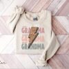 retro grandma sweatshirt cool nana shirt vintage grandmother tee for mothers day unique gifts for new grandmothers jb6mw scaled