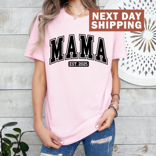 retro mama shirt est 2025 for new moms cute mom life t shirt perfect for mothers day gifts and celebrating mom to be iep1t